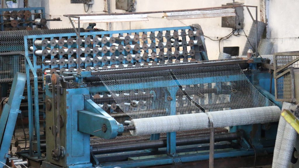 کارخانجات صنایع فلزی و میخسازی رشت بیش از 30 سال تجربه